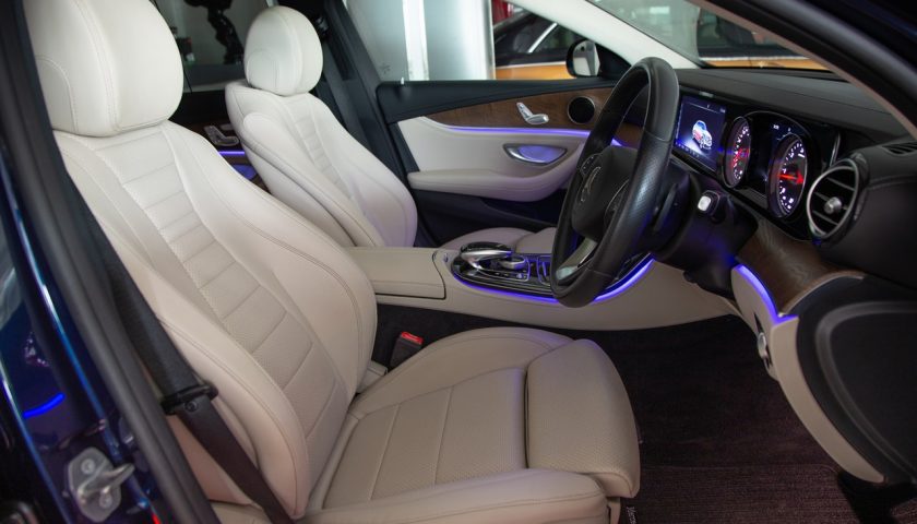 Intérieur voiture moderne