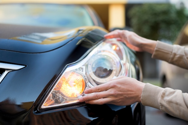 comment nettoyer un phare de voiture