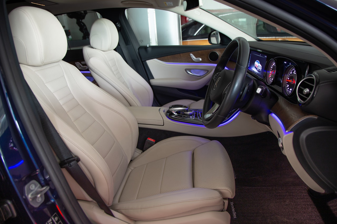 Intérieur voiture moderne